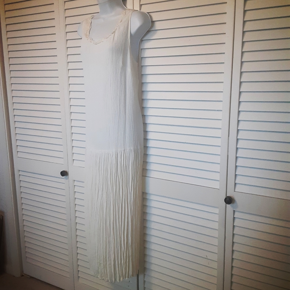 Vintage Lace & Crinkle Textured Wedding Reception Dress with Jacket - Picture 9 of 16